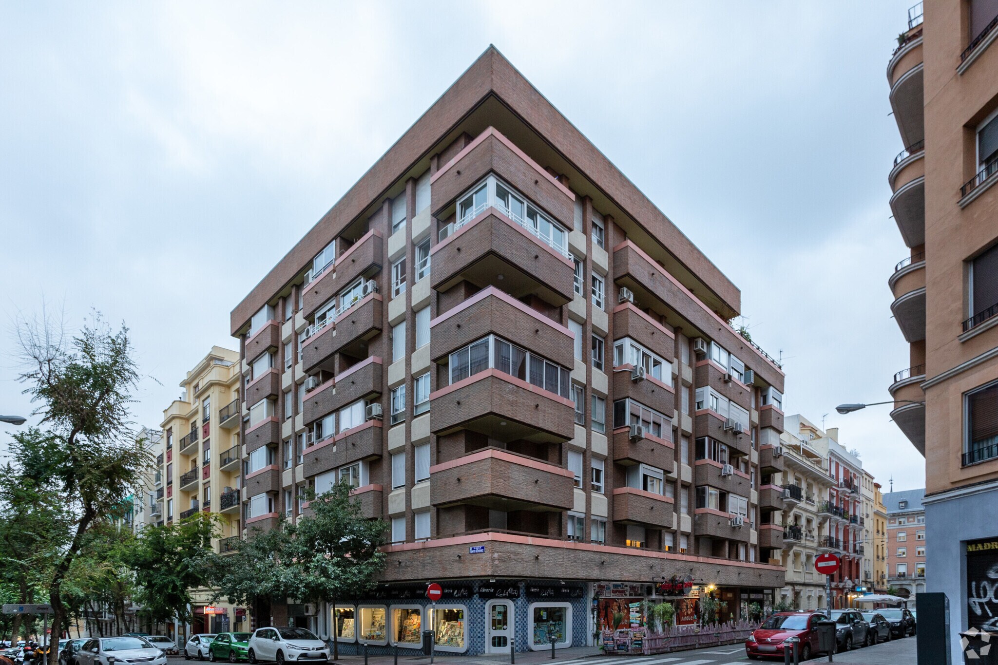 Calle Tutor, 57, Madrid, Madrid for sale Primary Photo- Image 1 of 1