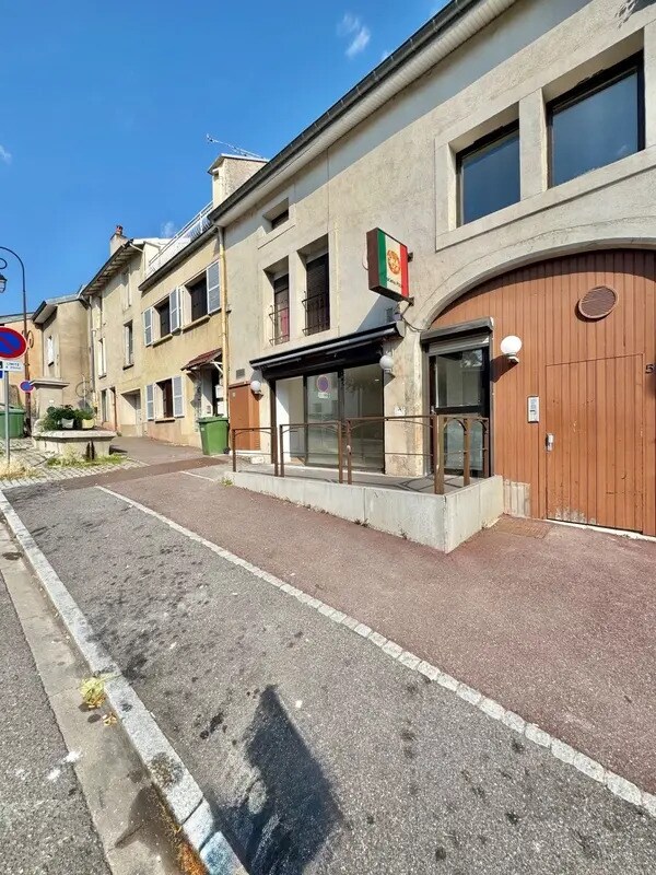 Retail in Vandoeuvre-les-Nancy for lease Building Photo- Image 1 of 8