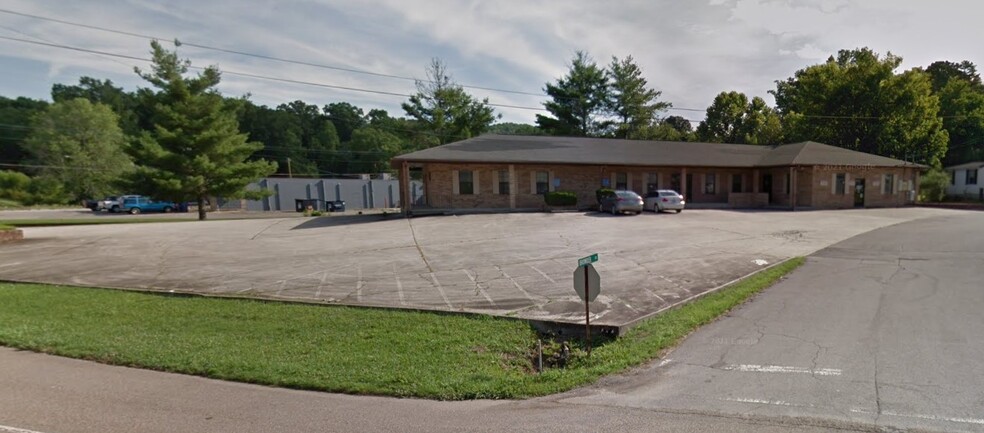 642 E Tri County Blvd, Oliver Springs, TN for sale - Building Photo - Image 1 of 1