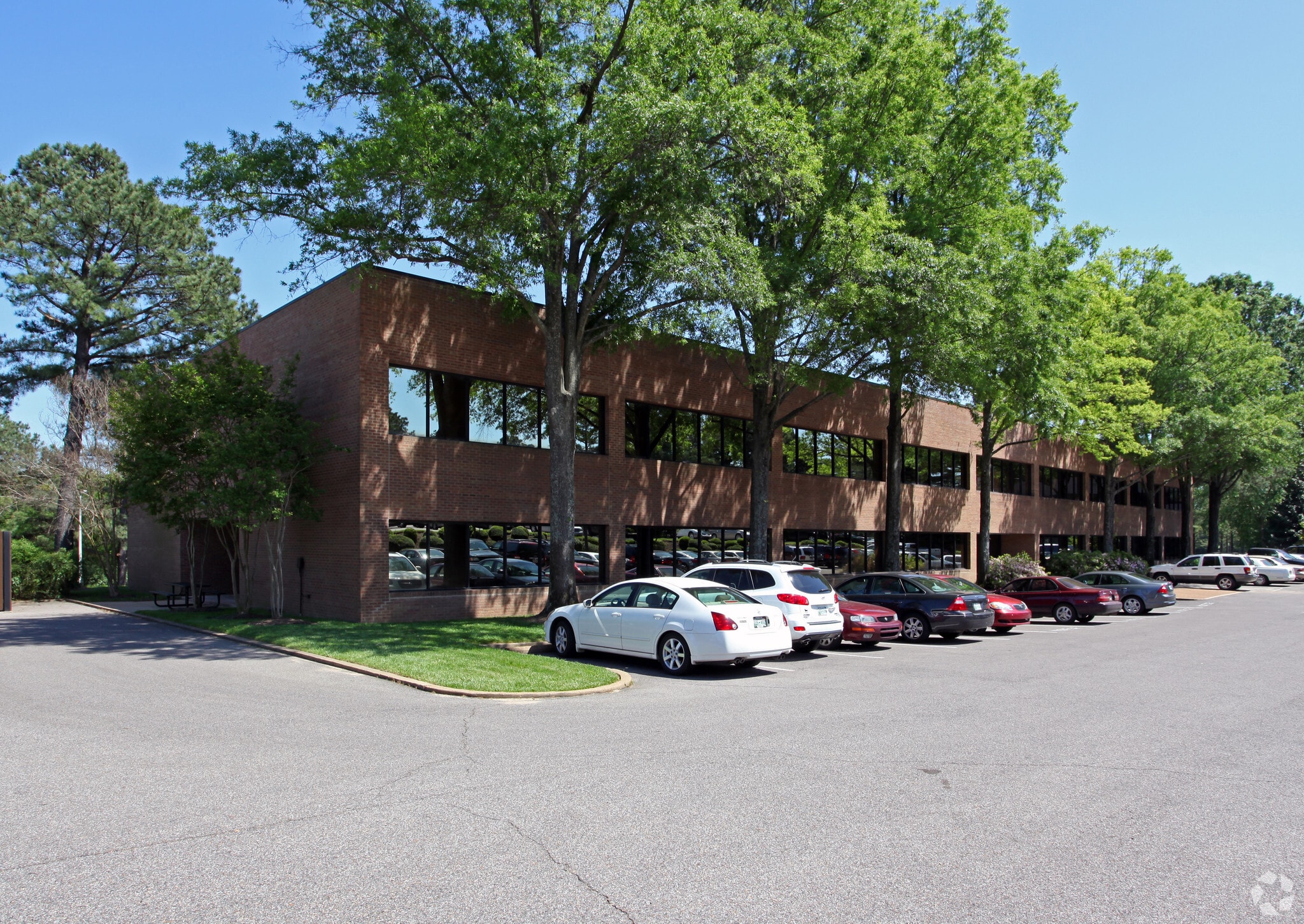 866 Ridgeway Loop, Memphis, TN for lease Primary Photo- Image 1 of 6