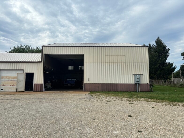 207 N 4099th Rd, Mendota, IL for sale - Building Photo - Image 3 of 18