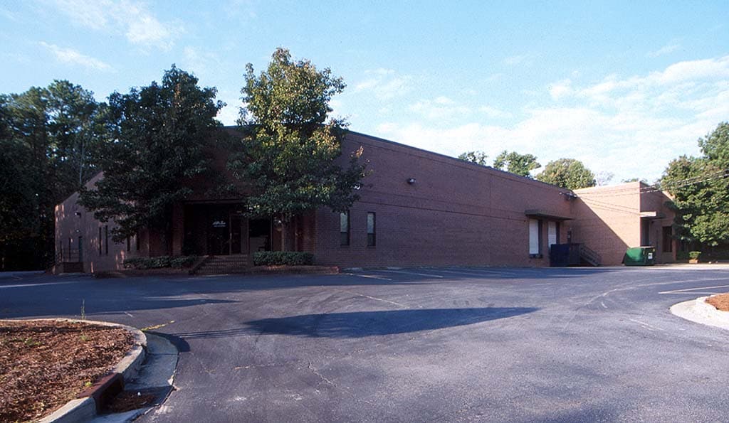 2550 Collins Springs Dr SE, Smyrna, GA for lease Primary Photo- Image 1 of 2