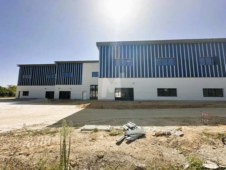 Flex in Ollainville for lease - Building Photo - Image 3 of 5