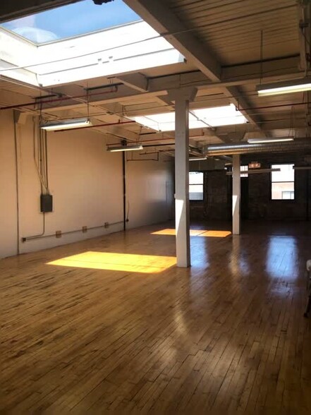 1528 W Adams St, Chicago, IL for lease - Commercial Listing Video - Image 2 of 24