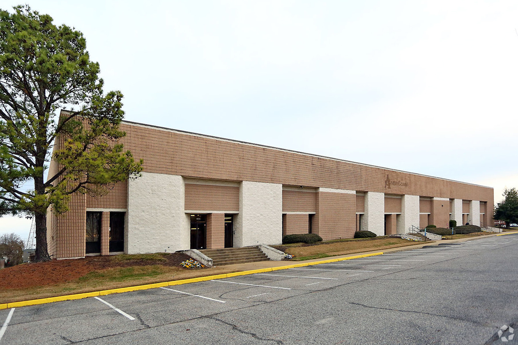 804 Greenbrier Cir, Chesapeake, VA for lease Building Photo- Image 1 of 8