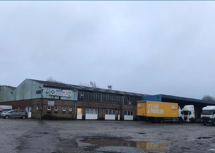 5 Murraysgate, Bathgate for sale - Primary Photo - Image 1 of 1