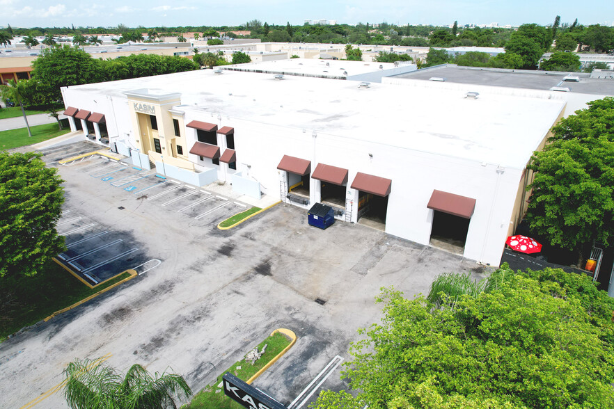 2797 NW 105th Ave, Miami, FL for lease - Building Photo - Image 3 of 19