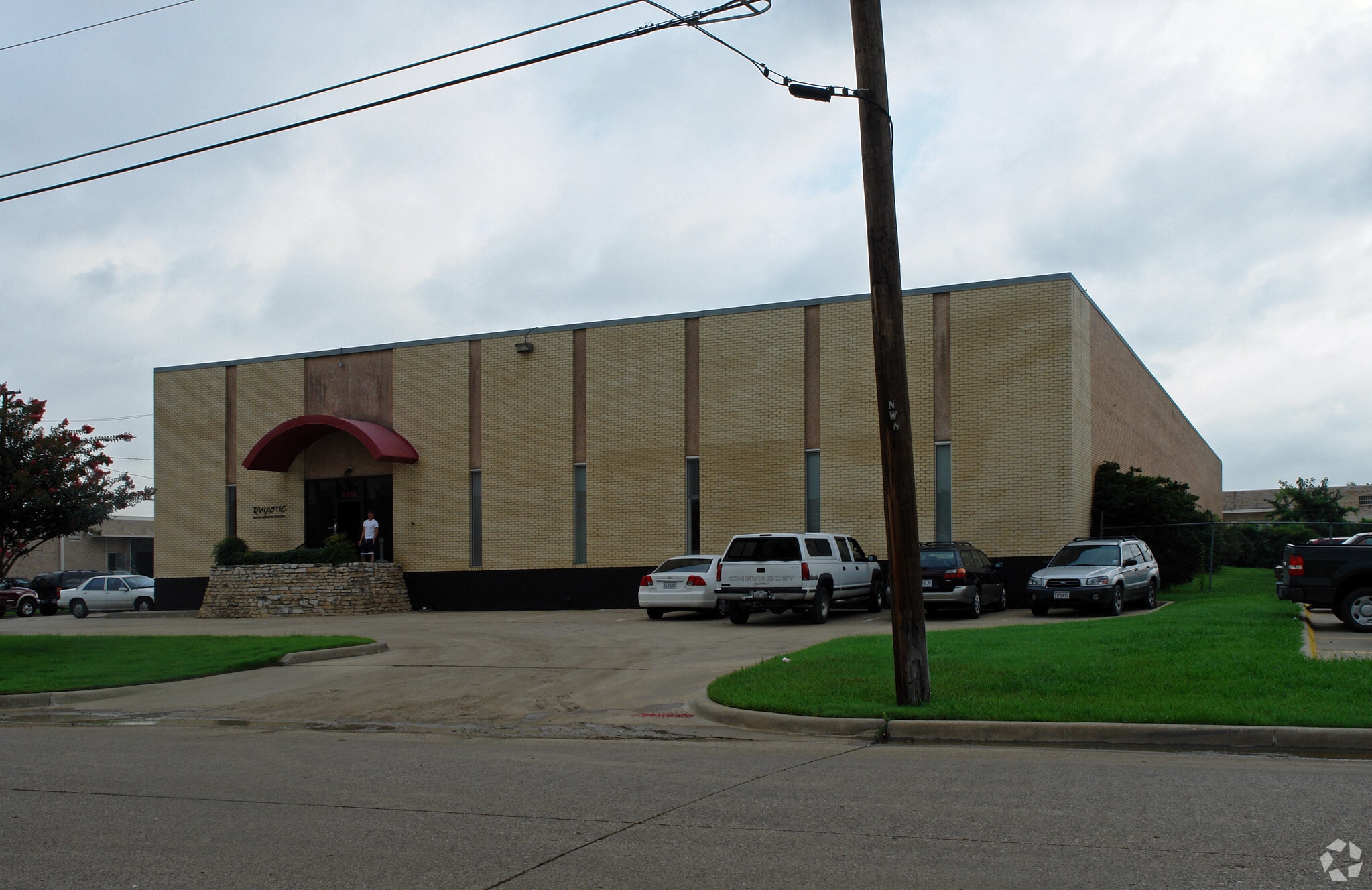 8918 Governors Row, Dallas, TX for sale Primary Photo- Image 1 of 1