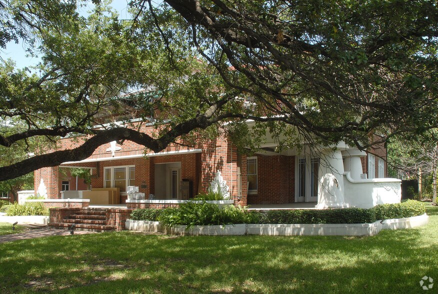 4515 Yoakum Blvd, Houston, TX 77006 Office for Sale