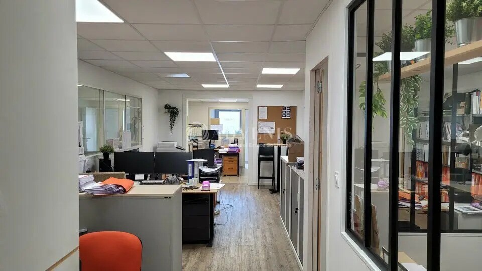 Flex in Thouaré-sur-Loire for lease - Interior Photo - Image 2 of 5