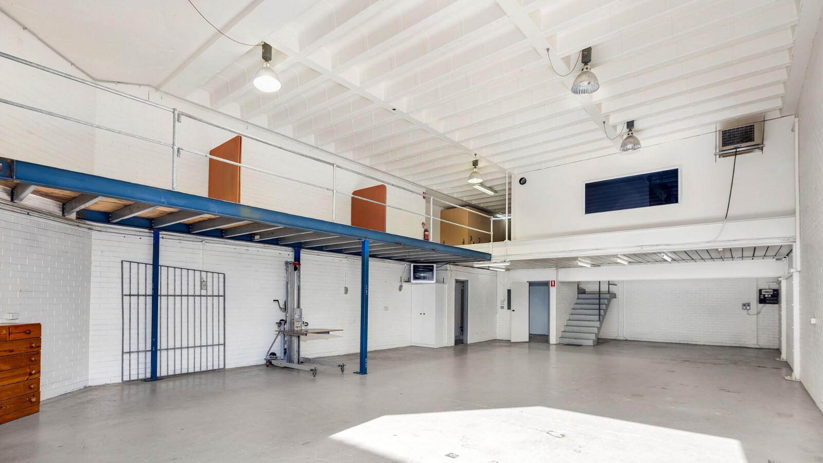 26 William St, Brookvale, NSW 2100 - Unit 2 - - Interior Photo - Image 2 of 5