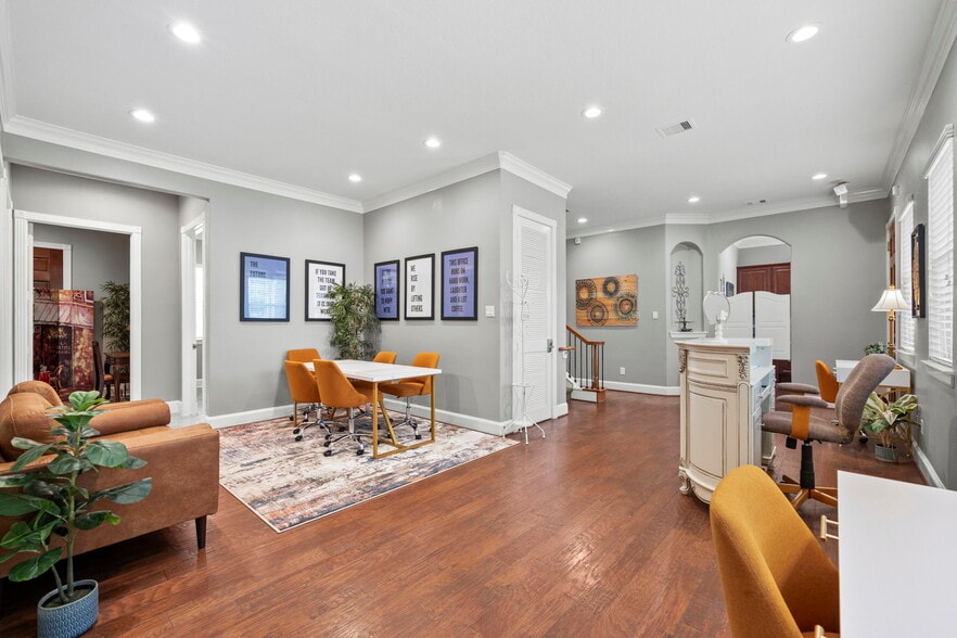 303 Longmire Rd, Conroe, TX for sale - Building Photo - Image 1 of 13