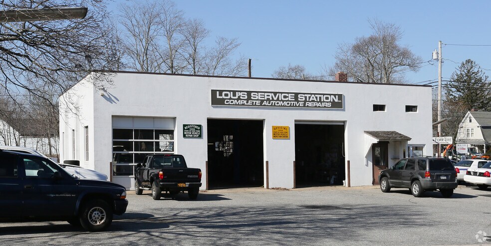 825 Pacific St, Mattituck, NY for sale - Primary Photo - Image 1 of 1