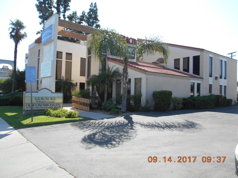 4545 Stockdale Hwy, Bakersfield, CA for sale - Building Photo - Image 1 of 1