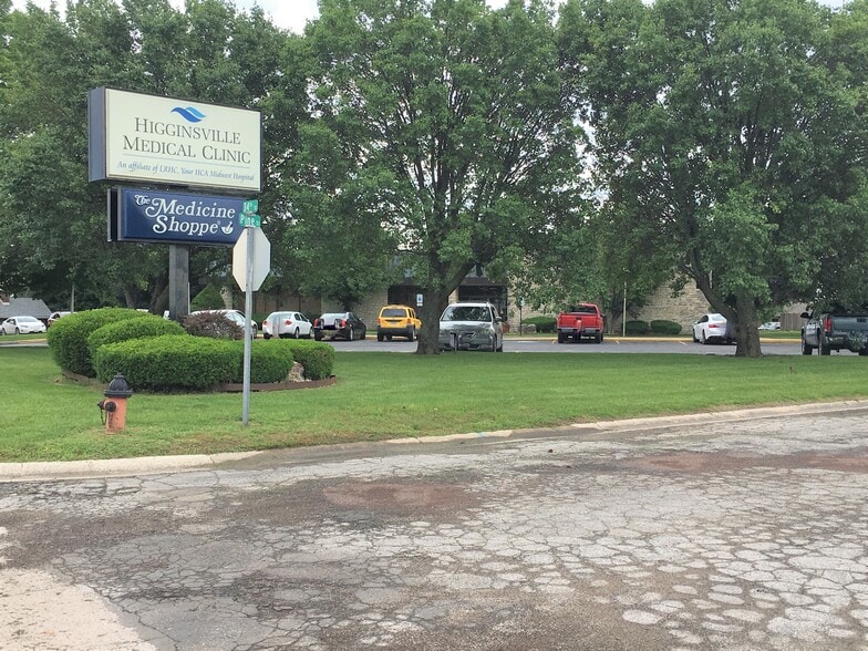 3401 Pine St, Higginsville, MO for sale - Building Photo - Image 2 of 6