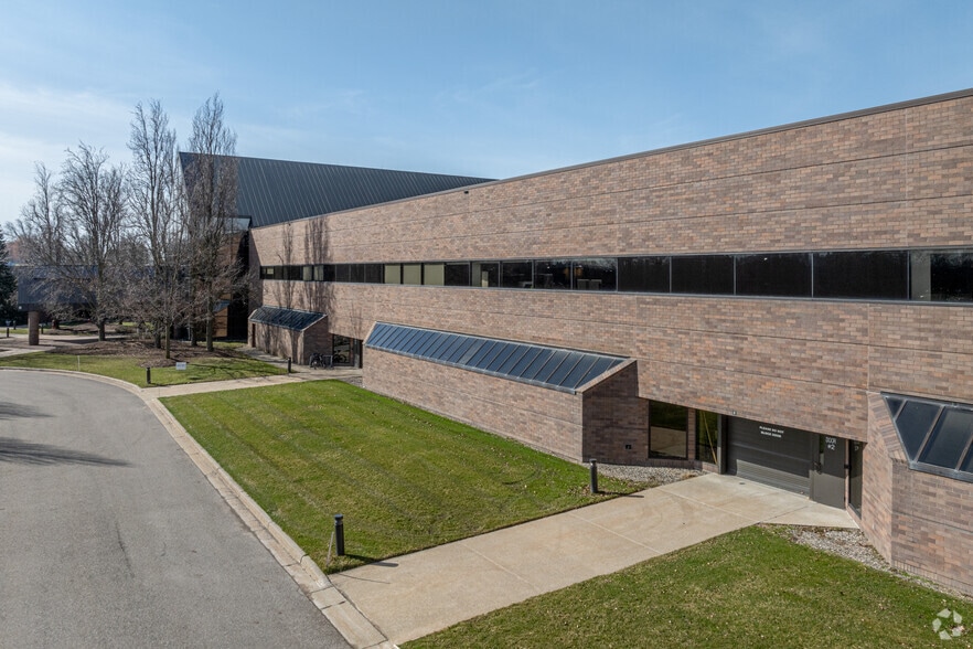 701 S Waverly Rd, Holland, MI for lease - Building Photo - Image 2 of 11