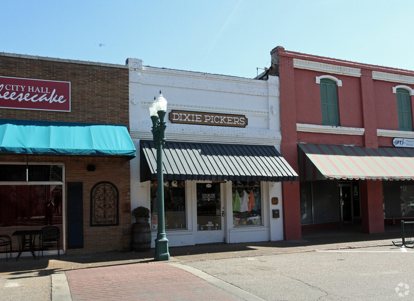 112 N Main St, Collierville, TN for sale - Primary Photo - Image 1 of 1