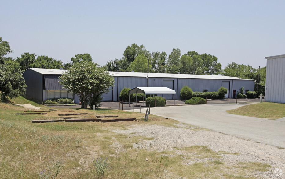 1261 W Hurst Blvd, Hurst, TX for lease - Building Photo - Image 1 of 20