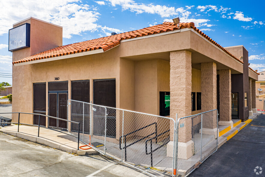 3810-3850 E Flamingo Rd, Las Vegas, NV for lease - Building Photo - Image 2 of 7