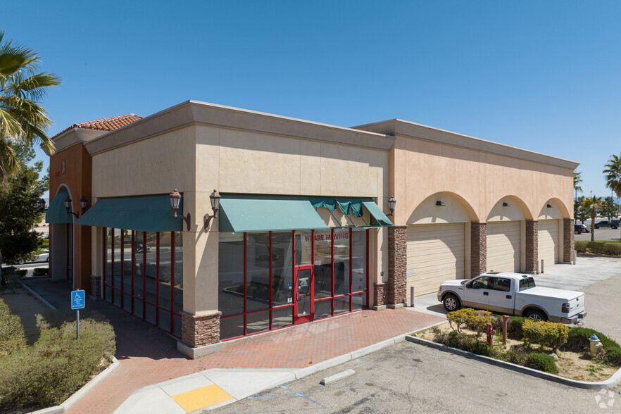 15669 Roy Rogers Dr, Victorville, CA for lease - Primary Photo - Image 1 of 6