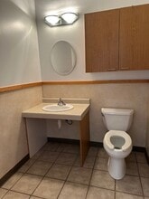 98-425 Kamehameha Hwy, Aiea, HI for lease Interior Photo- Image 1 of 5