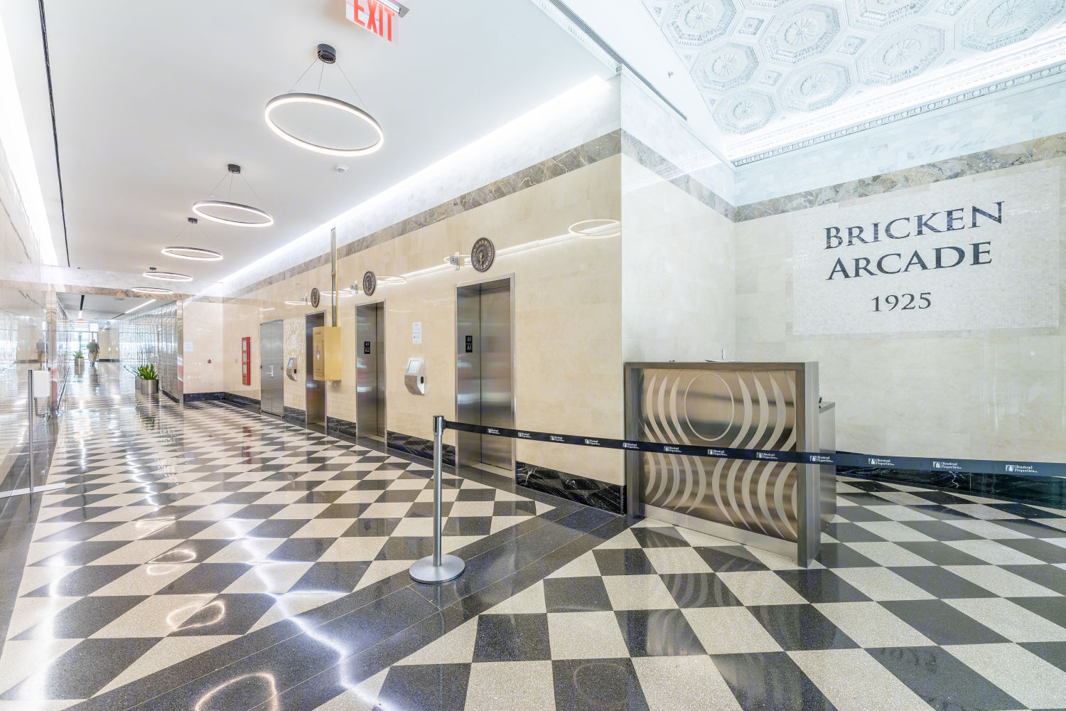 225 W 37th St, New York, NY for lease Lobby- Image 1 of 4