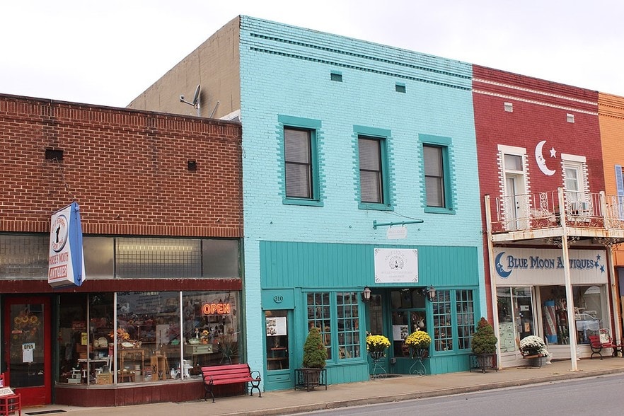 310 Main St, Hazel, KY 42049