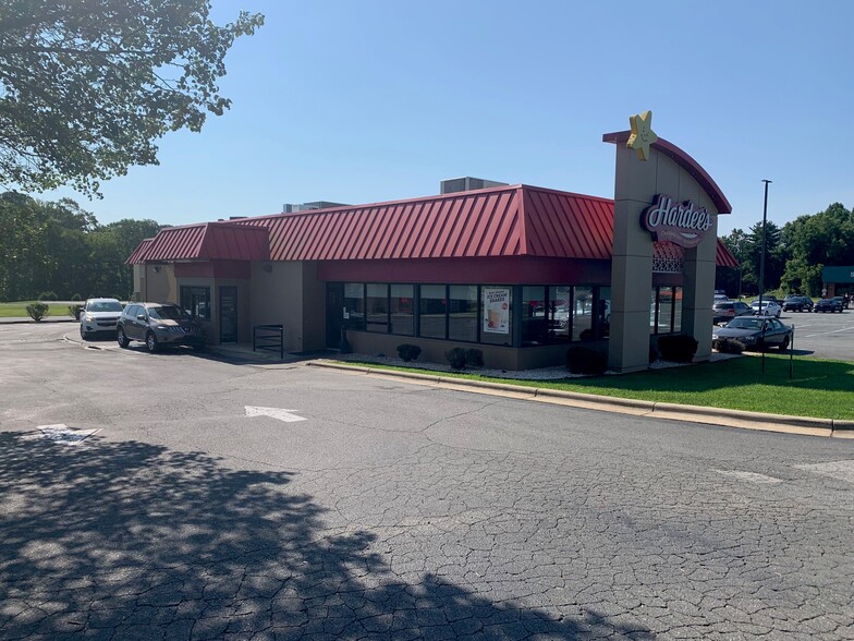 1070 N Main St, Walnut Cove, NC for sale - Building Photo - Image 1 of 1