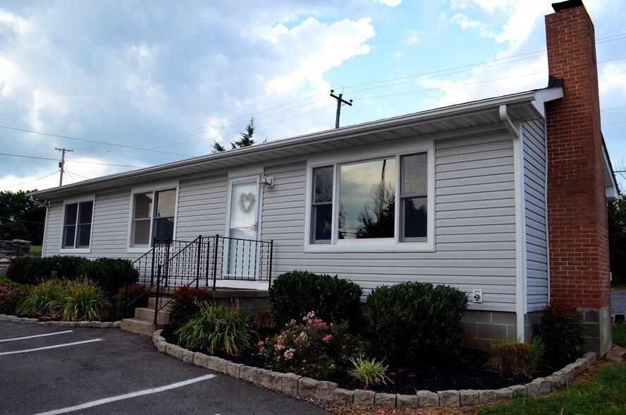 15940 Frederick Rd, Woodbine, MD for sale - Primary Photo - Image 1 of 1