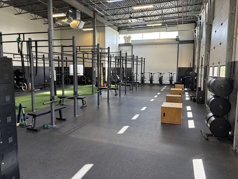 8245 Cody Dr, Lincoln, NE for sale - Interior Photo - Image 2 of 18