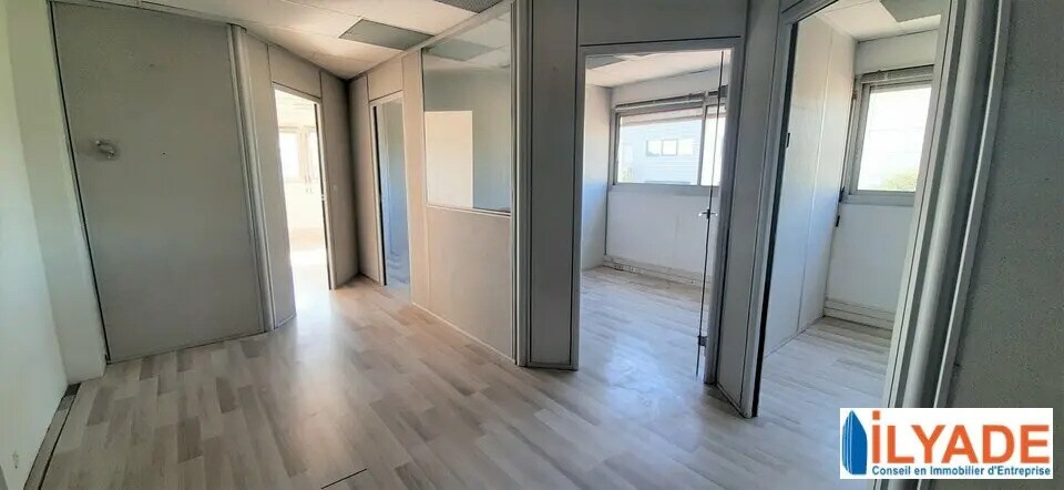 Office in Aix-en-Provence for lease Interior Photo- Image 1 of 5