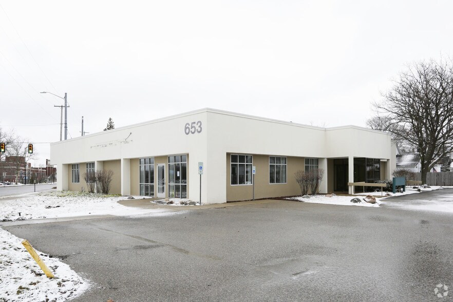 653 Michigan Ave, Holland, MI 49423