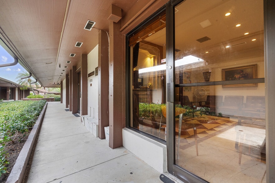 8525 SW 92nd St, Miami, FL for lease - Building Photo - Image 2 of 15