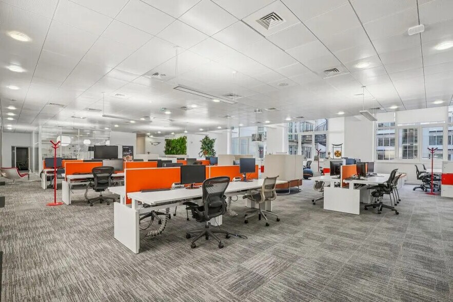 21 Rue De La Banque, Paris for lease - Interior Photo - Image 3 of 9