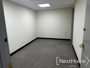 82-11 37th Ave, Jackson Heights, NY for lease Interior Photo- Image 1 of 4