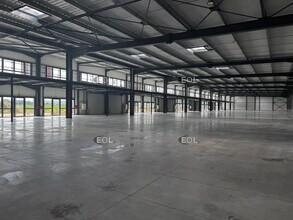 Flex in Avrainville for lease Interior Photo- Image 2 of 2