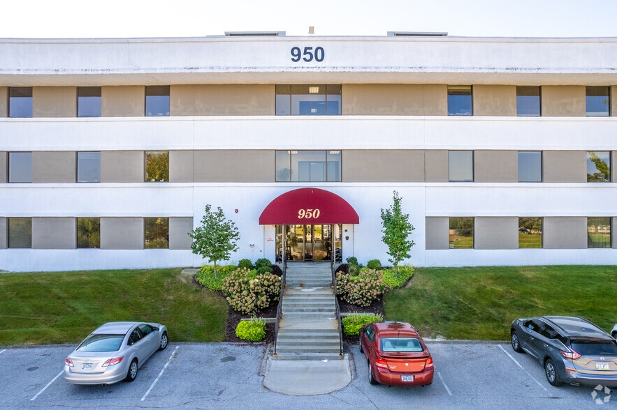 950 Office Park Rd, West Des Moines, IA for sale - Building Photo - Image 3 of 5