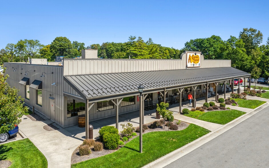 1898 N Morristown Rd, Shelbyville, IN for sale - Building Photo - Image 2 of 7