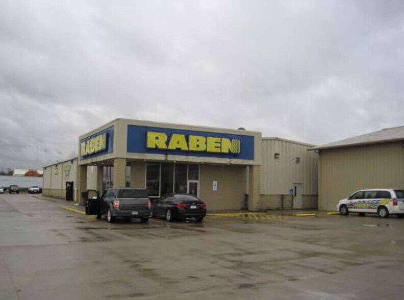 709 S Commercial St, Harrisburg, IL for sale - Building Photo - Image 2 of 16