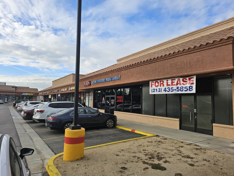 2605-2631 W Orangethorpe Ave, Fullerton, CA for lease - Building Photo - Image 2 of 9