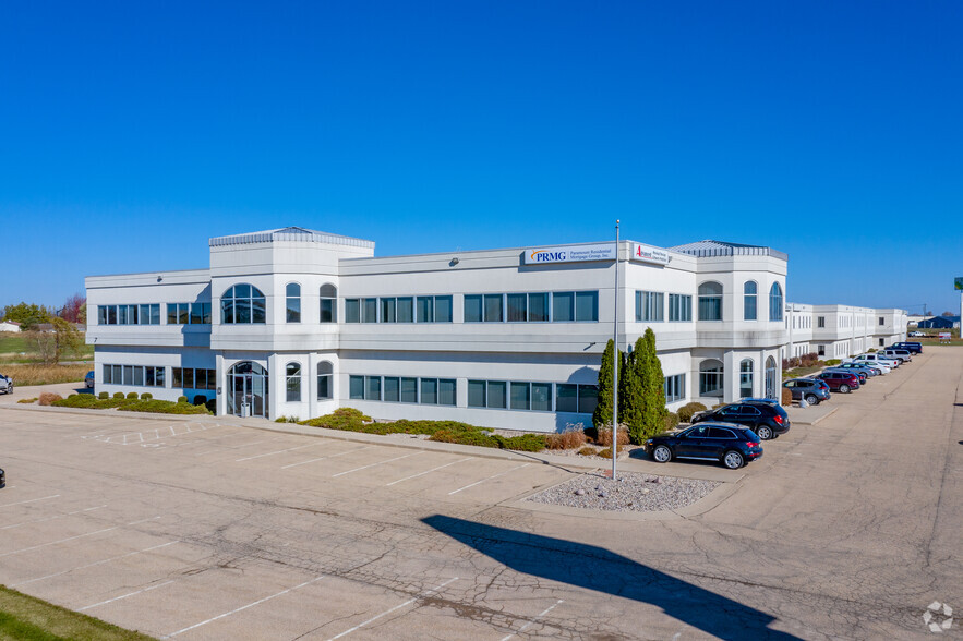 3051 Progress Way, Kaukauna, WI for lease - Building Photo - Image 1 of 7