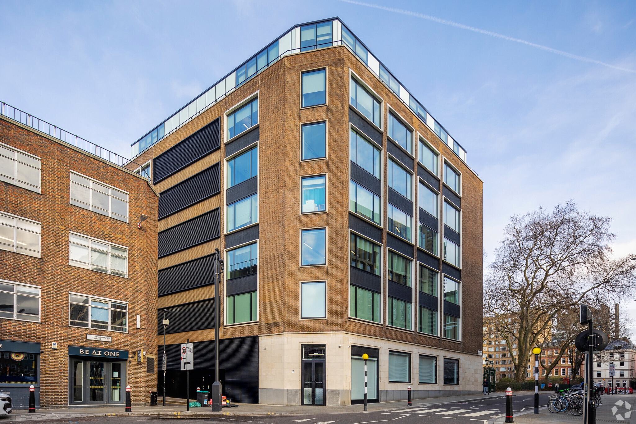 25 Charterhouse Sq, London for sale Primary Photo- Image 1 of 1