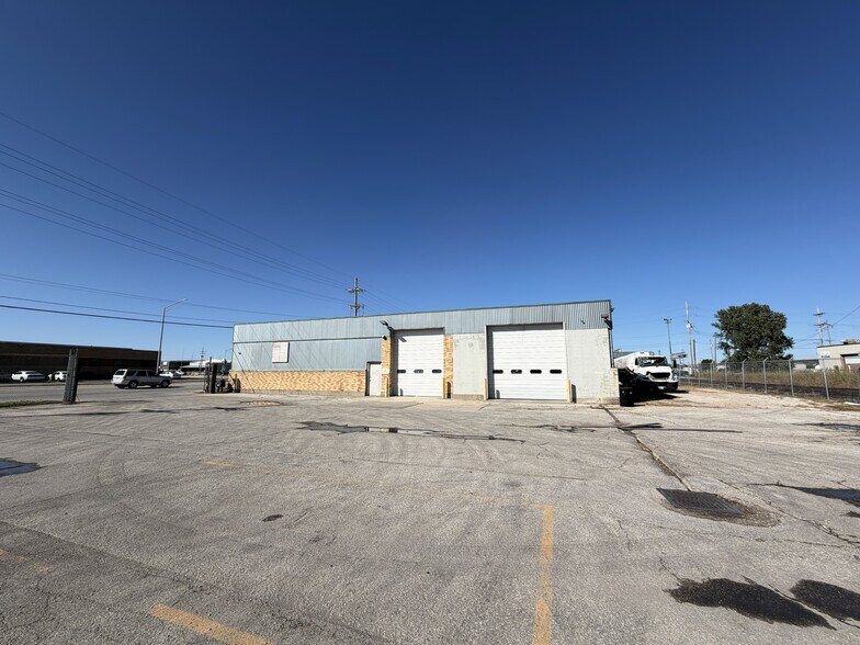 3299 N 7th St Tfwy, Kansas City, KS for sale - Building Photo - Image 2 of 20