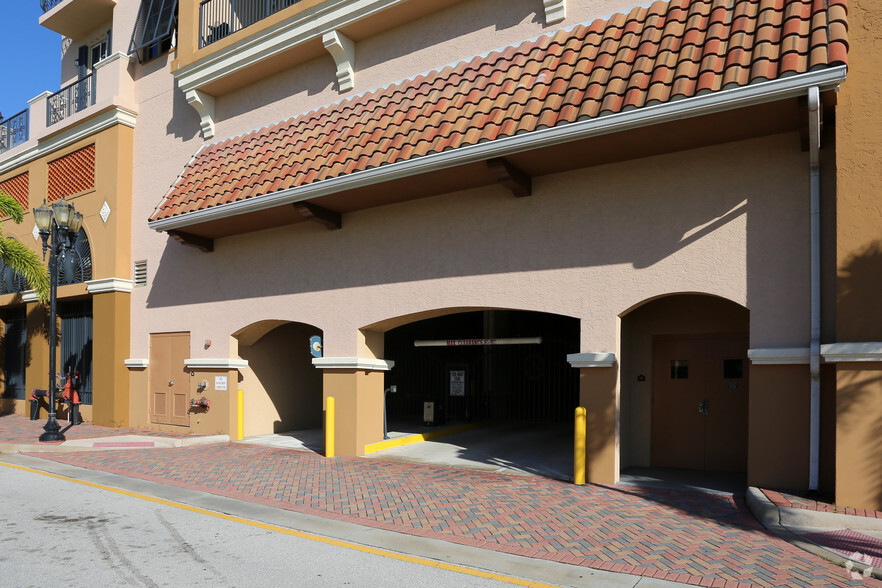 120-140 S Indian River Dr, Fort Pierce, FL for lease - Building Photo - Image 2 of 71