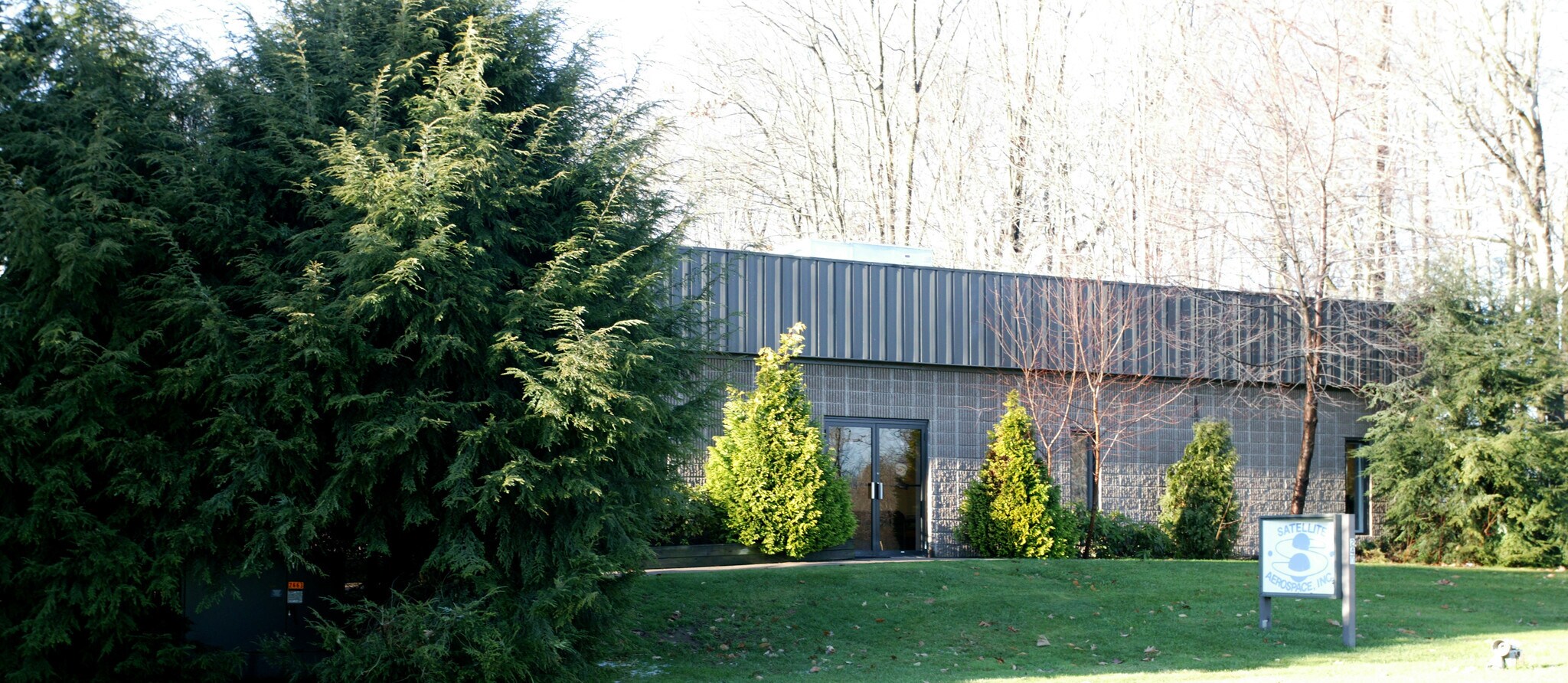 240 Chapel Rd, Manchester, CT for sale Primary Photo- Image 1 of 1