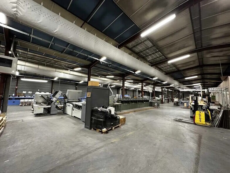 Flex in Bron for sale - Interior Photo - Image 2 of 4