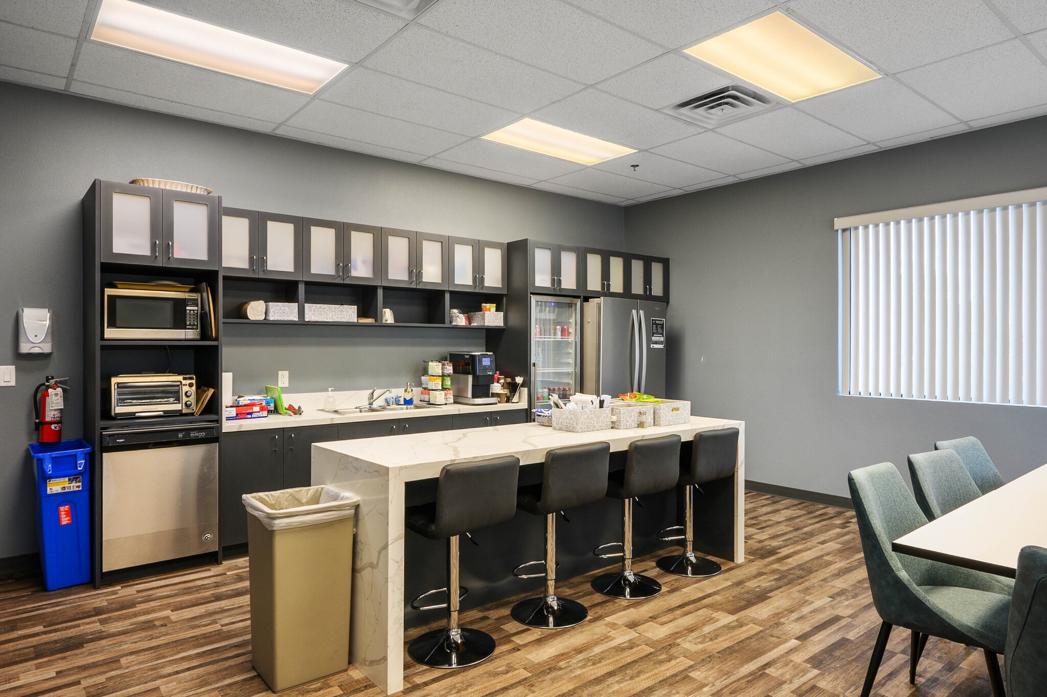 375 E Warm Springs Rd, Las Vegas, NV for lease Building Photo- Image 1 of 3