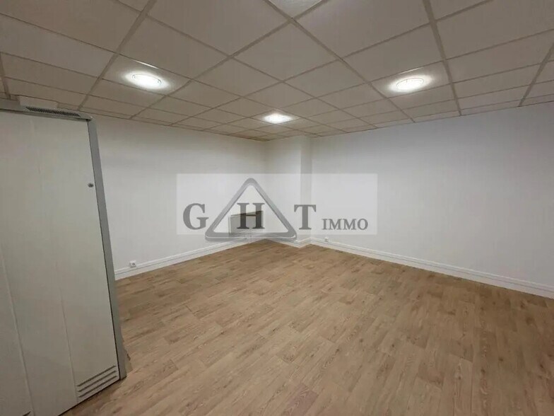 Office in Saint-Mandé for sale - Interior Photo - Image 3 of 3