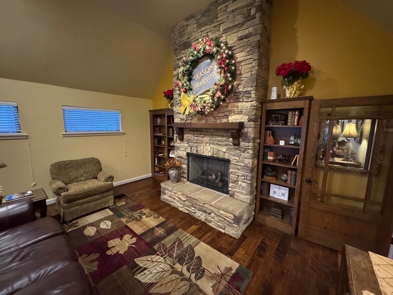 6964 S 69th East Ave, Tulsa, OK for sale - Primary Photo - Image 2 of 15