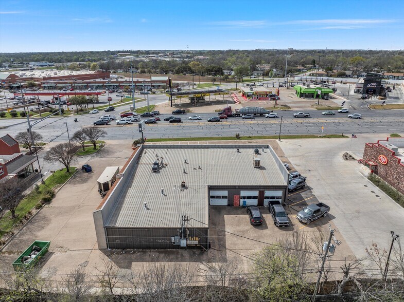 1712 S Valley Mills Dr, Waco, TX for sale - Building Photo - Image 3 of 6